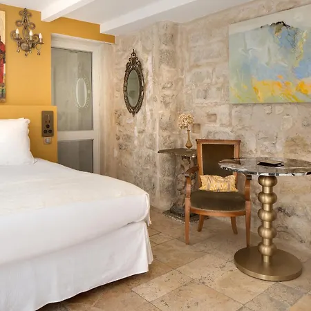 La Maison Des Augustins 4 Stars Et Fitness Bed & Breakfast