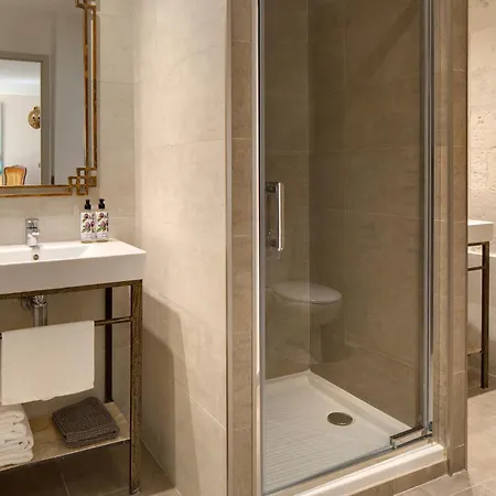 La Maison Des Augustins 4 Stars Et Fitness Bed & Breakfast Avignone
