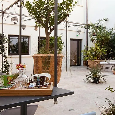 Bed & Breakfast La Maison Des Augustins 4 Stars Et Fitness Avignon