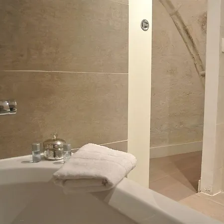 Bed & Breakfast La Maison Des Augustins 4 Stars Et Fitness 4*