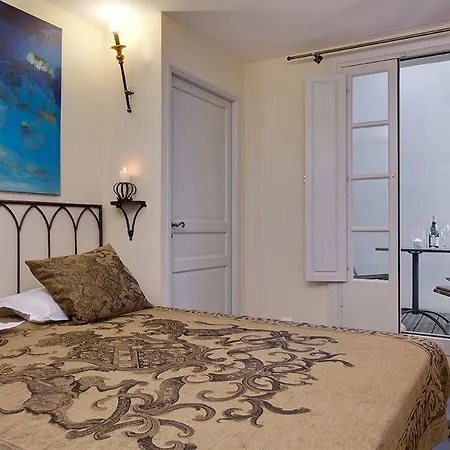 La Maison Des Augustins 4 Stars Et Fitness Bed & Breakfast