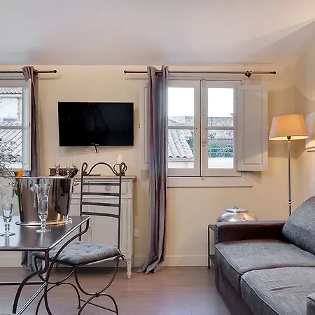 La Maison Des Augustins 4 Stars Et Fitness 4* Avignone