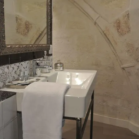 Bed & Breakfast La Maison Des Augustins 4 Stars Et Fitness Avignone